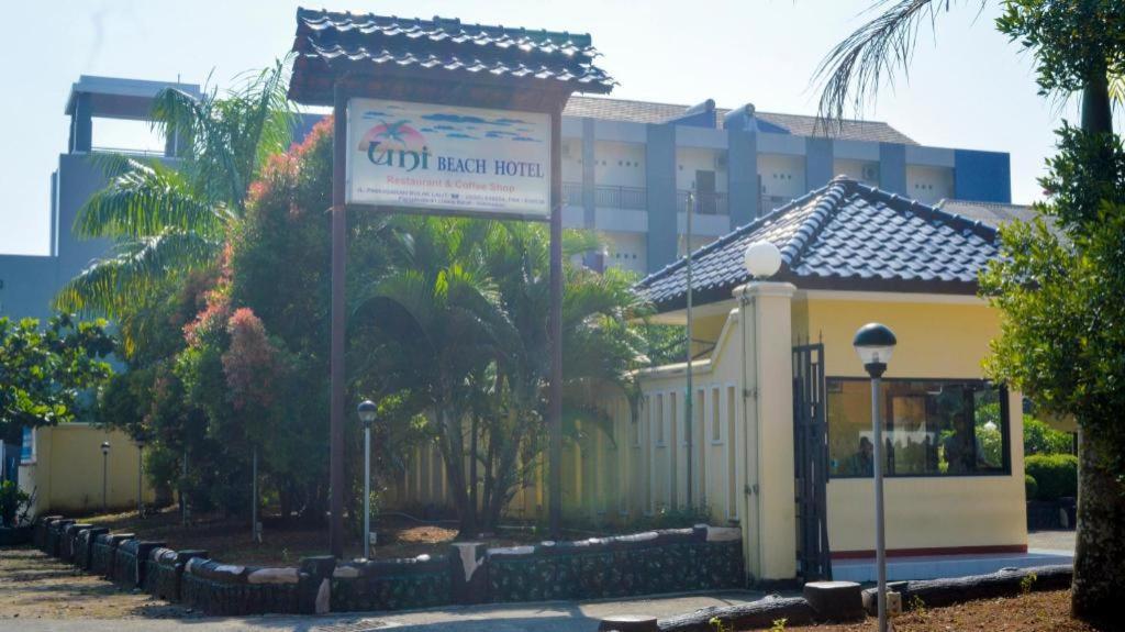 Uni Beach Hotel Pangandaran Exterior photo